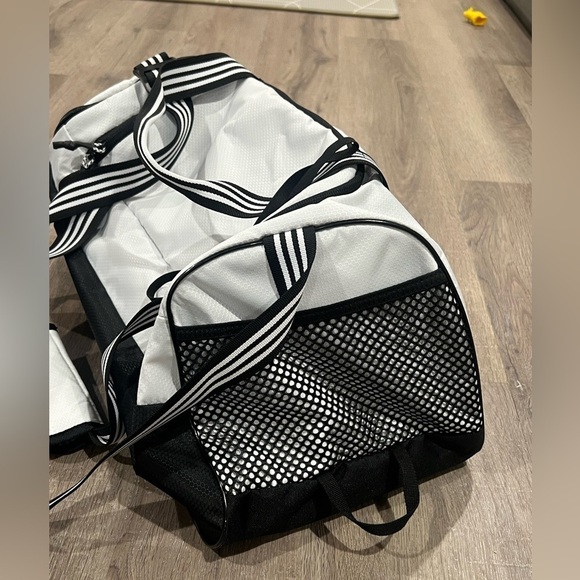 Adidas Three Stripe Life Classic Duffle Travel Bag Soccer Golf Shoe Compartment - Picture 4 of 8